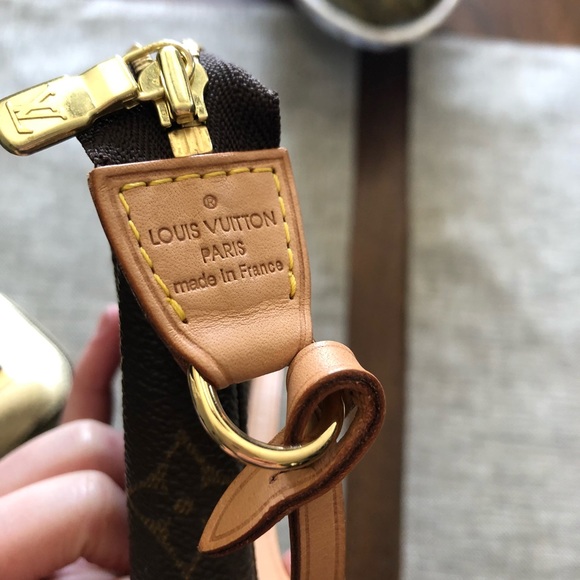 SOLD-Authentic Louis Vuitton pouchette - Picture 2 of 5